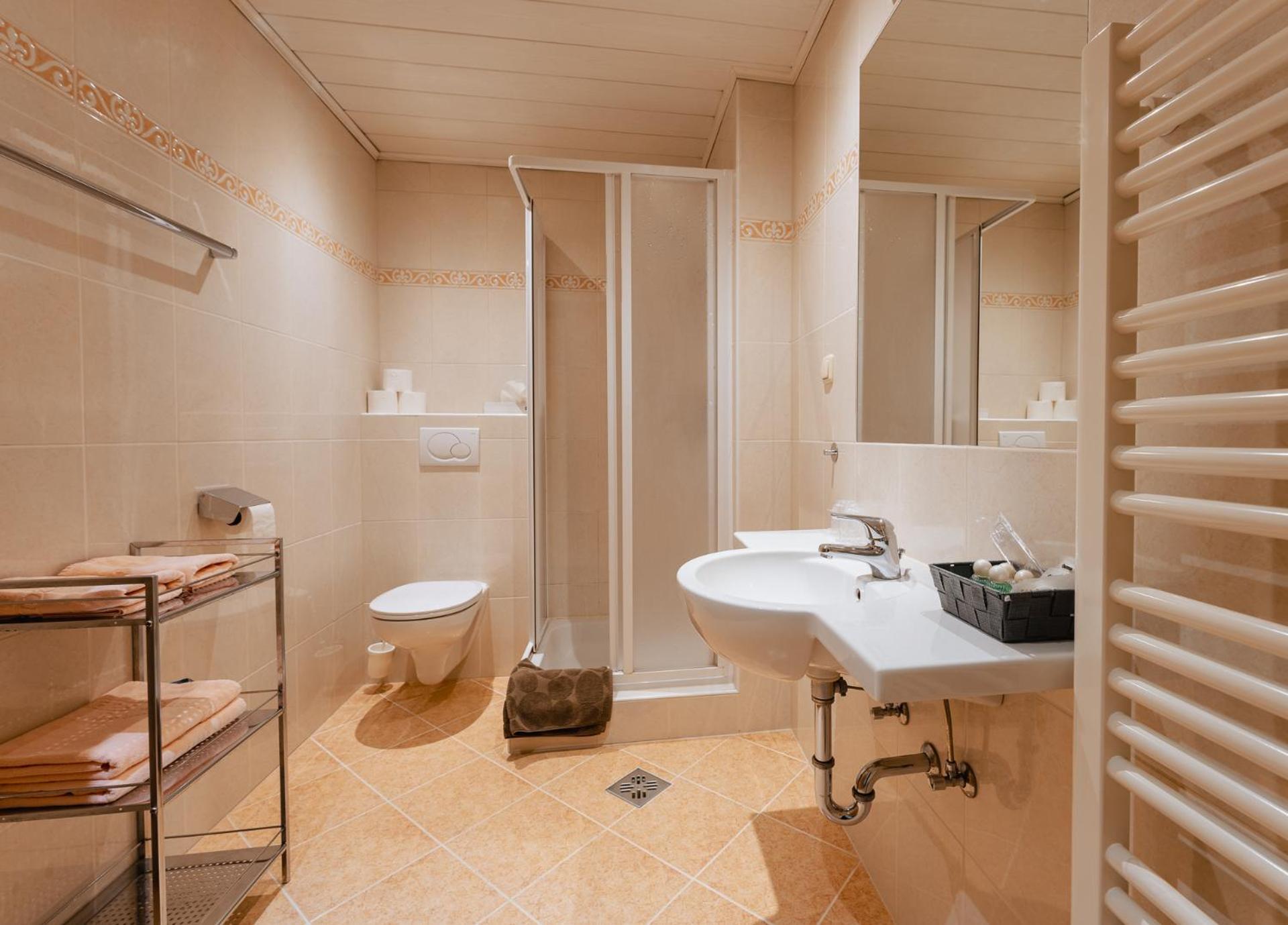 Postwirt Hotel Seeboden Buitenkant foto